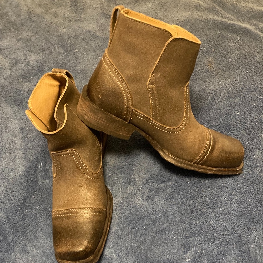 Men's Ariat boots
